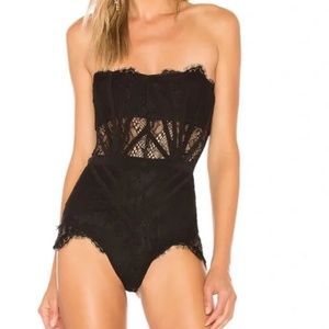 NEVER BEEN WORN NBD Lace Bodysuit Size XL with tags
